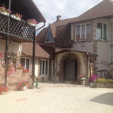 Argo Guest House Karakol Εξωτερικό φωτογραφία