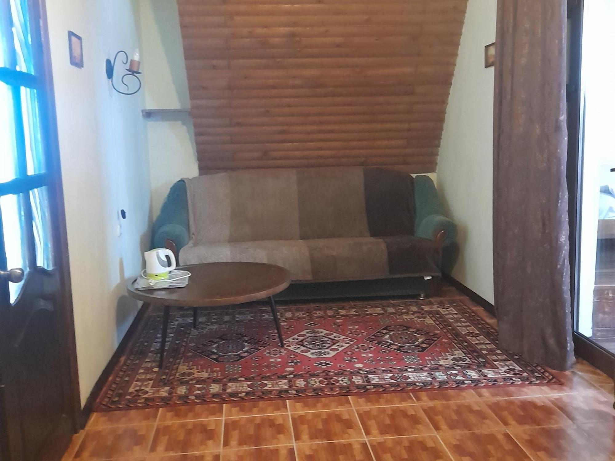 Argo Guest House Karakol Εξωτερικό φωτογραφία